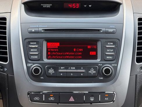 Used 2014 Kia Sorento LX AWD/4WD image 12