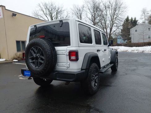 Used 2025 Jeep Wrangler Sport S image 36