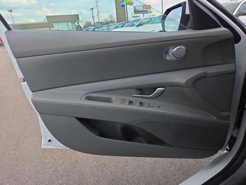 New 2026 Hyundai Elantra SE image 8