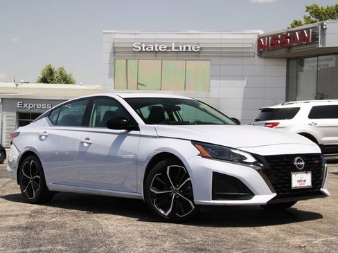 Certified 2023 Nissan Altima 2.5 SR w/ SR Premium Package FWD image 1