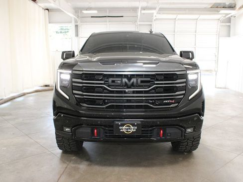 Used 2024 GMC Sierra 1500 AT4 w/ Technology Package AWD/4WD image 3