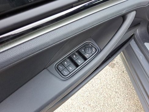 Used 2025 Porsche Panamera 4 image 24