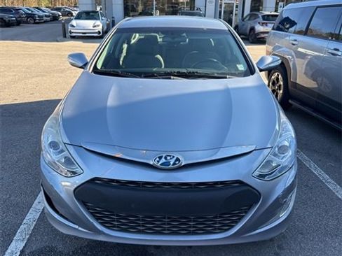 Used 2014 Hyundai Sonata Base image 1