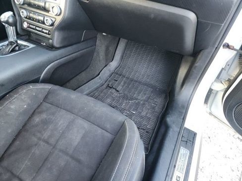 Used 2018 Ford Mustang Coupe image 15