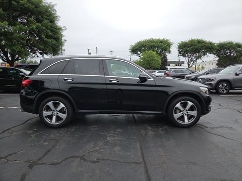 Used 2017 Mercedes-Benz GLC 300 4MATIC image 2