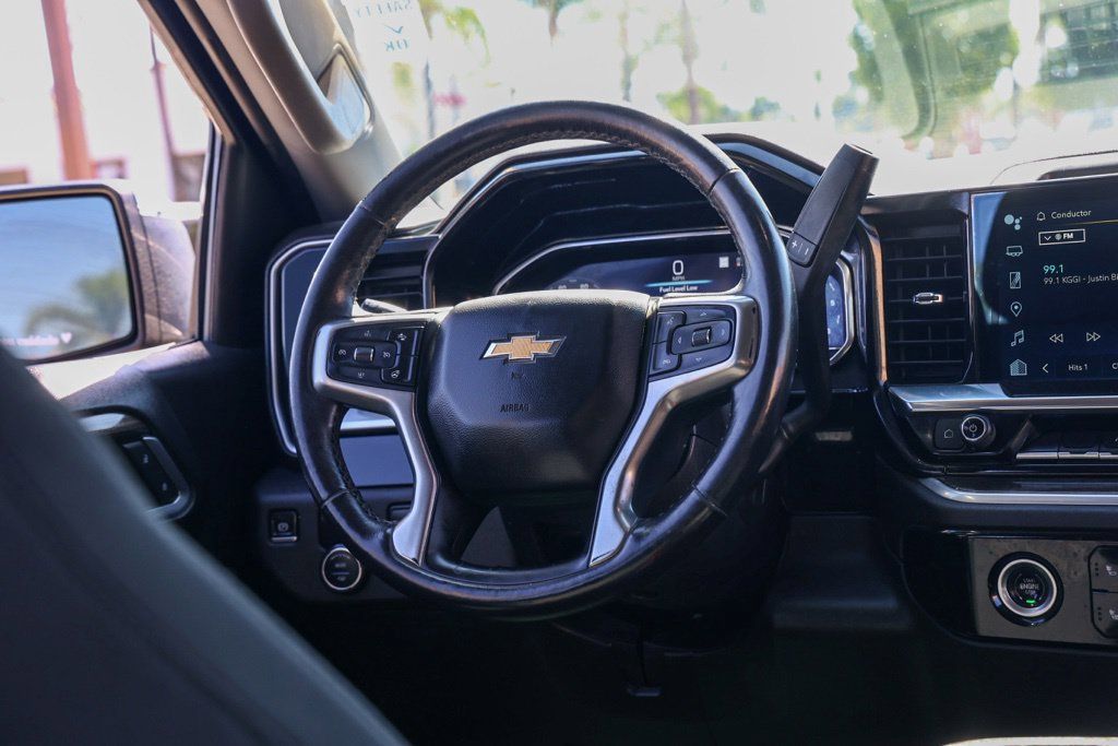 Used 2022 Chevrolet Silverado 1500 LT RWD image 23