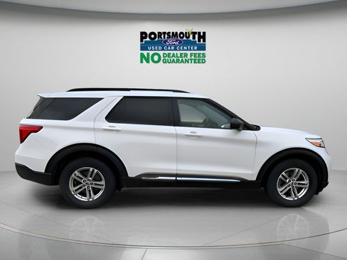 Used 2022 Ford Explorer XLT w/ Equipment Group 202A AWD/4WD image 6