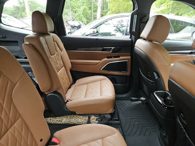 Used 2025 Kia Telluride AWD image 9