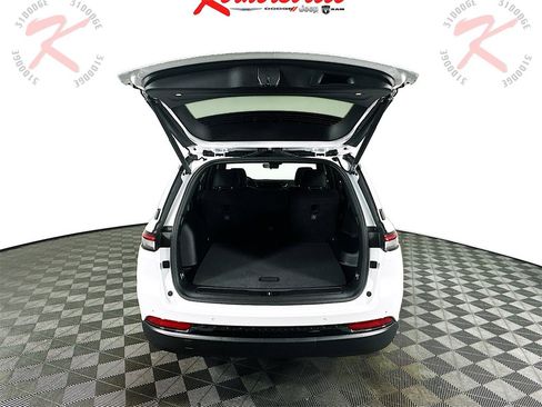 New 2025 Jeep Grand Cherokee Altitude image 16