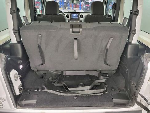 Used 2021 Jeep Wrangler Sport AWD/4WD image 15