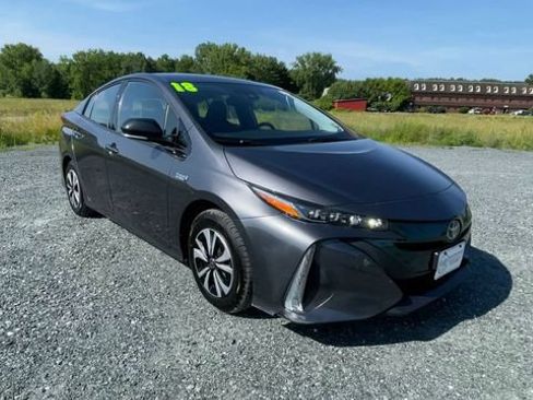 Certified 2018 Toyota Prius Prime Plus FWD image 2