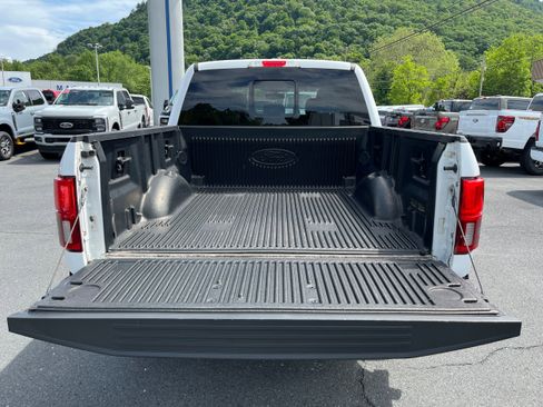 Used 2018 Ford F150 Lariat w/ Equipment Group 502A Luxury AWD/4WD image 7