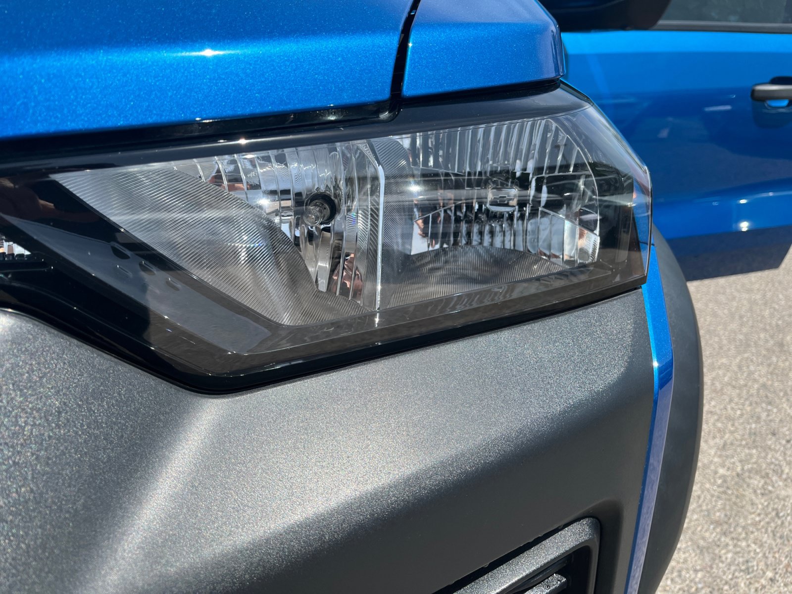 Used 2024 Chevrolet Colorado Trail Boss w/ Technology Package AWD/4WD image 10