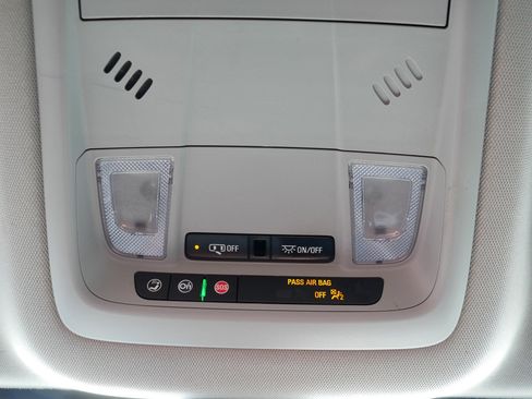 Used 2023 GMC Acadia SLE w/ Driver Convenience Package image 33