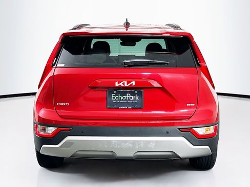 Used 2023 Kia Niro EX image 7
