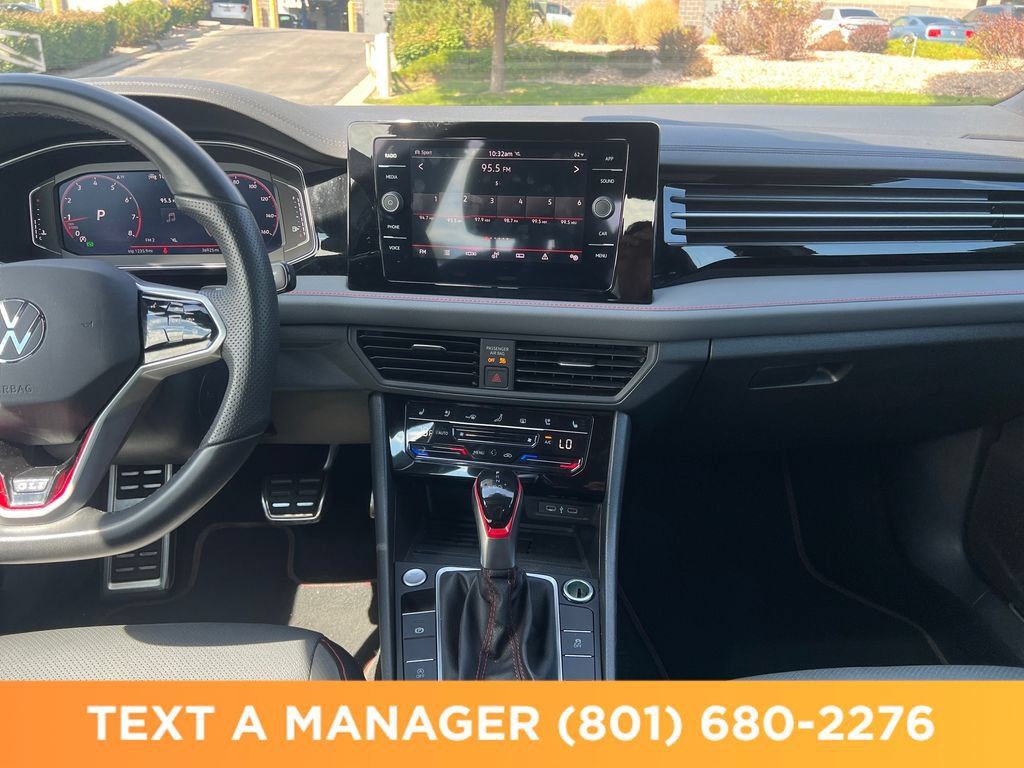 Used 2025 Volkswagen Jetta GLI Autobahn FWD image 20