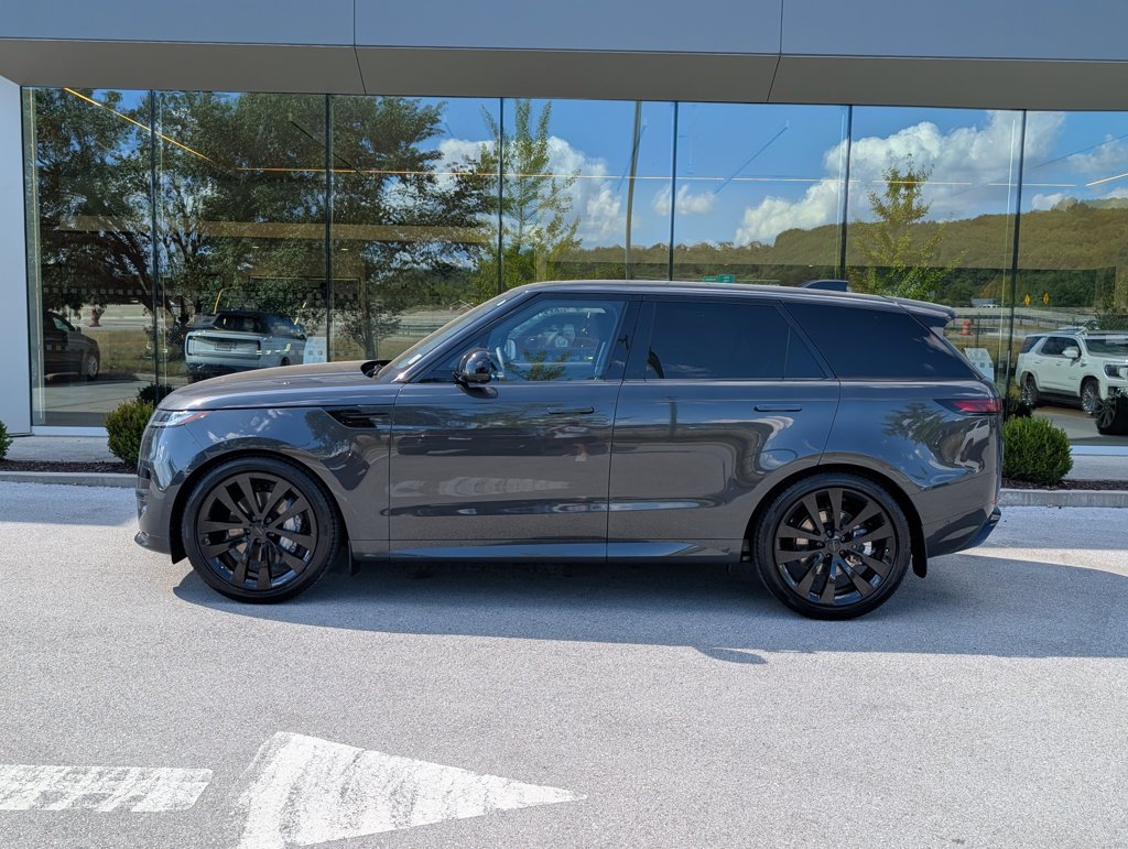 New 2026 Land Rover Range Rover Sport Dynamic SE AWD/4WD image 2