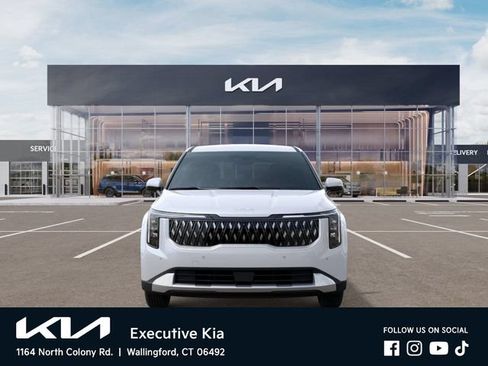 New 2026 Kia Carnival FWD image 2