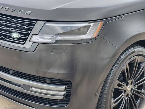 Certified 2025 Land Rover Range Rover Long Wheelbase Autobiography image 9