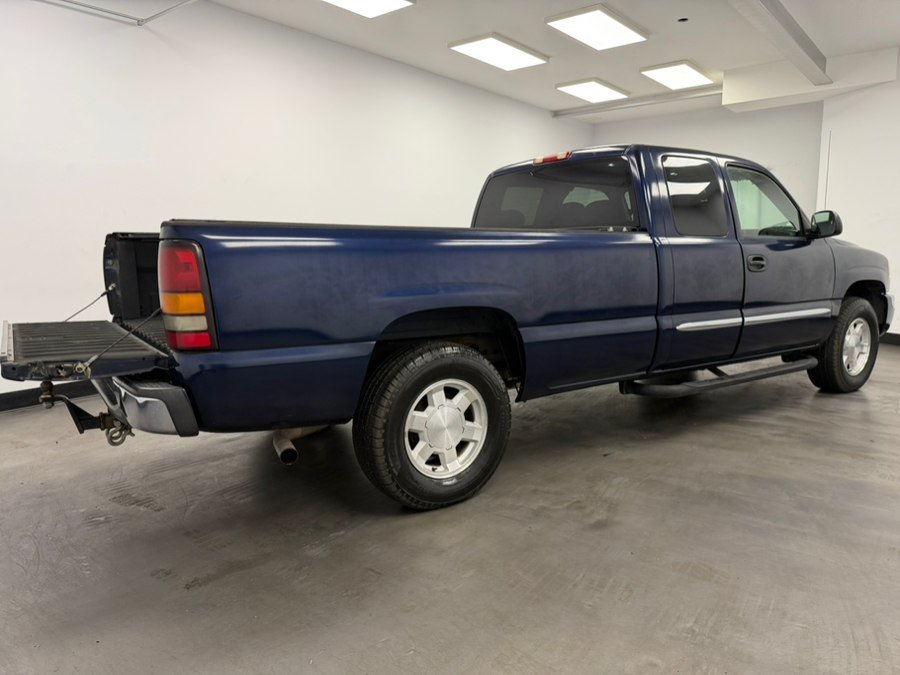 Used 2005 GMC Sierra 1500 SLE w/ Safe And Sound Package AWD/4WD image 70