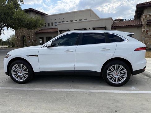 Used 2019 Jaguar F-PACE Premium image 3