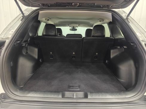 Used 2019 Jeep Cherokee Trailhawk AWD/4WD image 29