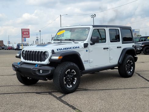 Used 2024 Jeep Wrangler Unlimited Rubicon 4xe w/ Technology Group AWD/4WD image 2
