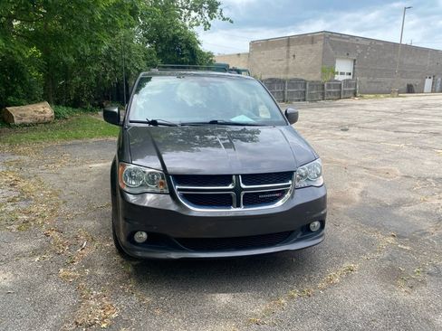 Used 2019 Dodge Grand Caravan SXT FWD image 8