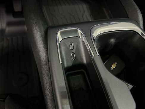 New 2026 Chevrolet Equinox EV LT image 34