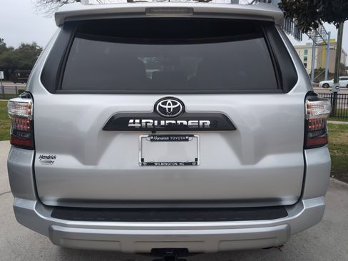 Certified 2024 Toyota 4Runner TRD Off-Road image 9