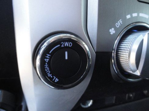 Used 2015 Toyota Tundra SR5 image 17