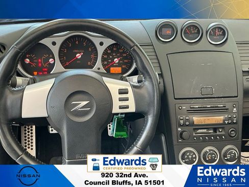 Used 2005 Nissan 350Z Grand Touring RWD image 18
