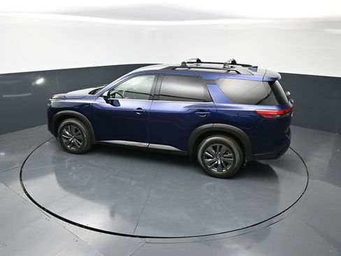 Used 2023 Nissan Pathfinder SV AWD/4WD image 16