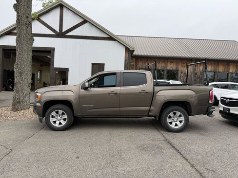 Used 2016 GMC Canyon SLE w/ SLE Convenience Package RWD image 2