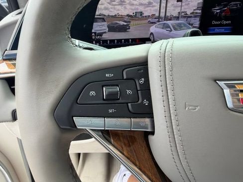 Used 2023 Cadillac Escalade Premium Luxury Platinum AWD/4WD image 18