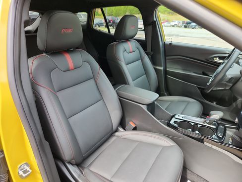 Used 2024 Chevrolet Trax RS w/ Sunroof Package image 46