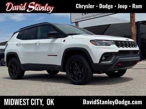 Used 2023 Jeep Compass Trailhawk w/ Sun and Sound Group AWD/4WD image 1