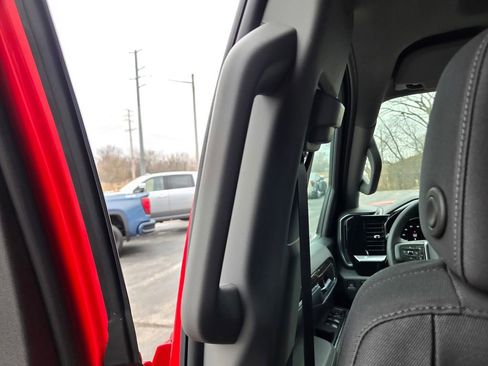 New 2026 GMC Sierra 1500 SLE w/ Preferred Package image 23