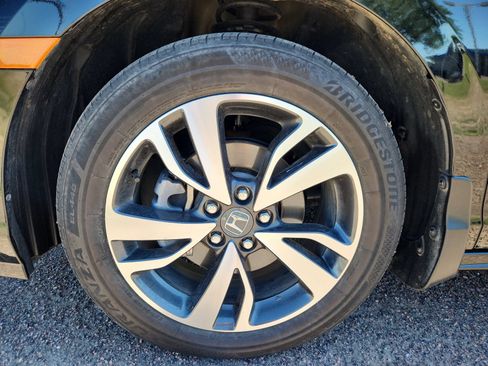 Certified 2024 Honda Odyssey Touring image 18