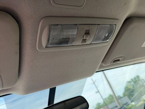Used 2018 Nissan Titan S RWD image 17