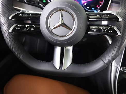 Certified 2026 Mercedes-Benz C 300 4MATIC Sedan image 37