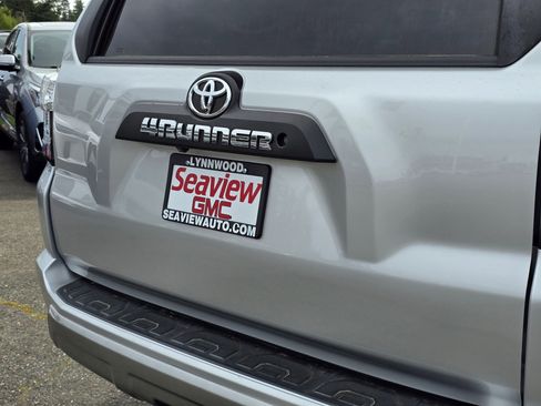 Used 2019 Toyota 4Runner TRD Off-Road AWD/4WD image 13