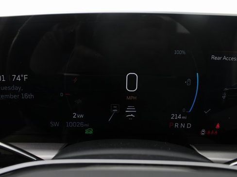 Used 2024 Cadillac Lyriq Sport image 13