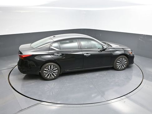Used 2023 Nissan Altima 2.5 SV image 32
