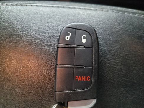 Used 2020 Jeep Cherokee Latitude Plus FWD image 32
