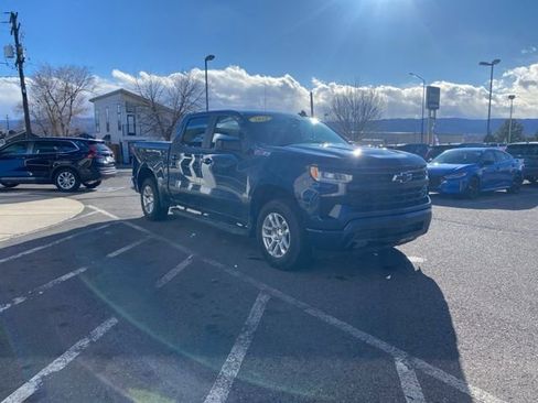 Used 2023 Chevrolet Silverado 1500 RST image 3