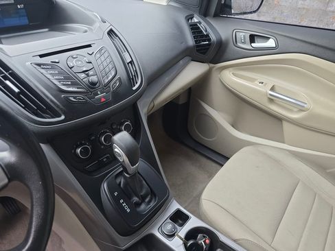 Used 2015 Ford Escape SE image 16