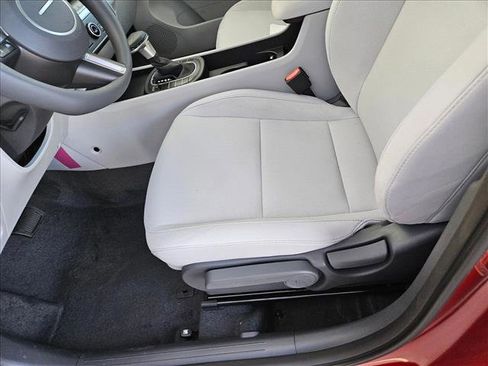 New 2026 Hyundai Kona SE image 4