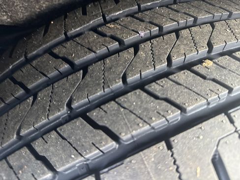 Used 2023 Jeep Wagoneer 4WD w/ Premium Group I image 9