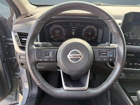 Used 2021 Nissan Rogue Platinum FWD image 11